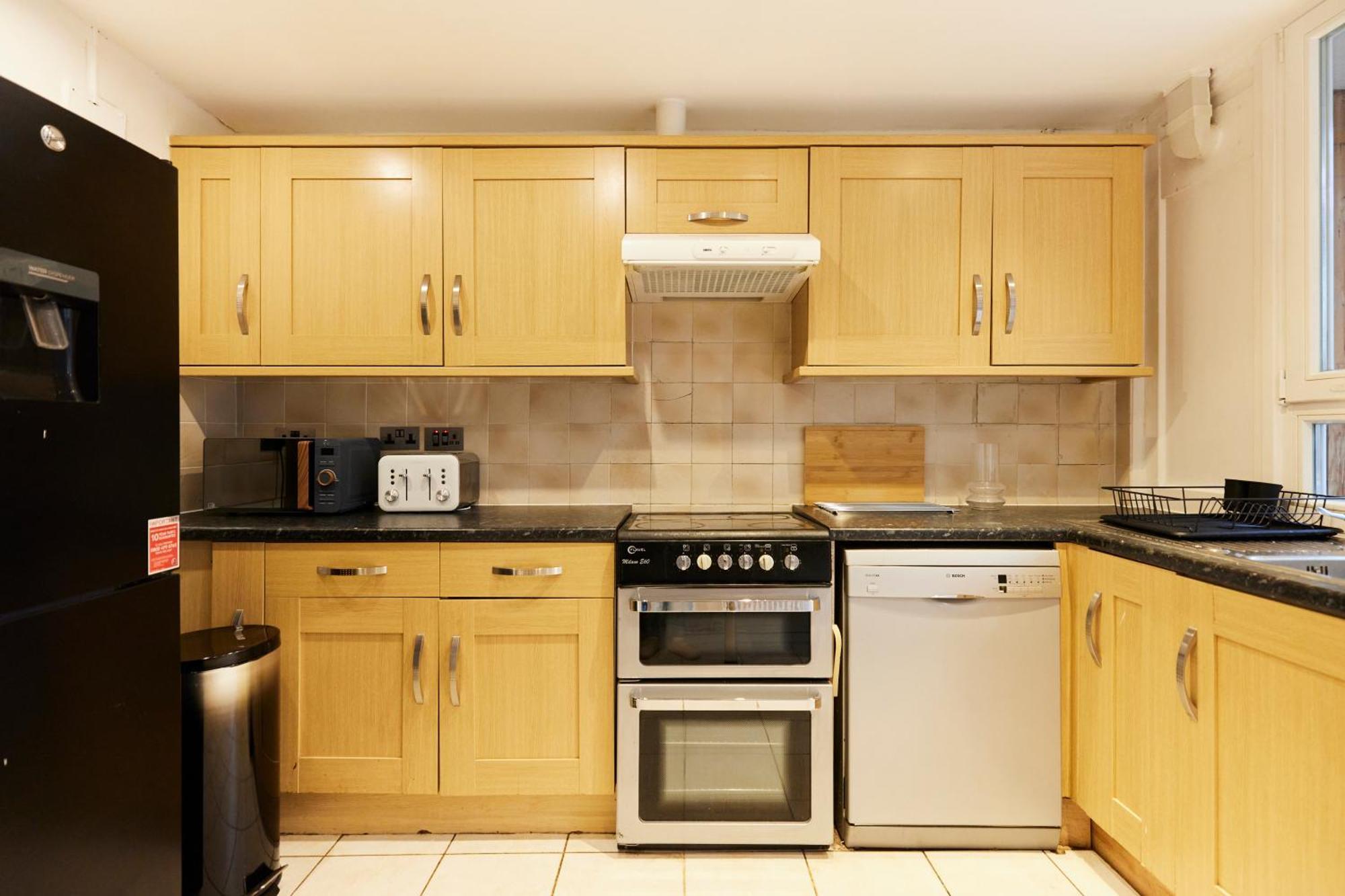 The Kennington Park Crib - Lovely 2Bdr Flat With Garden Лондон Екстер'єр фото